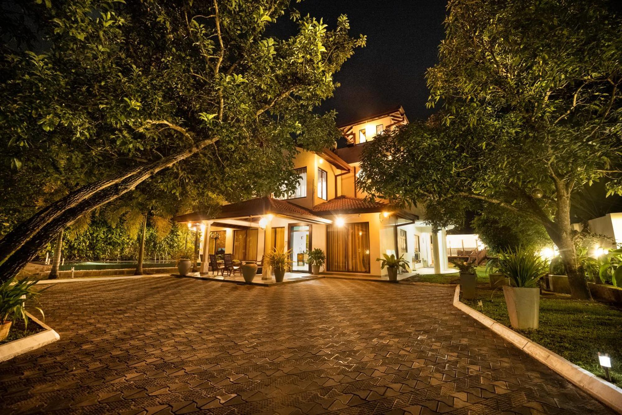 Thithi'S Palace Mirissa Exterior photo