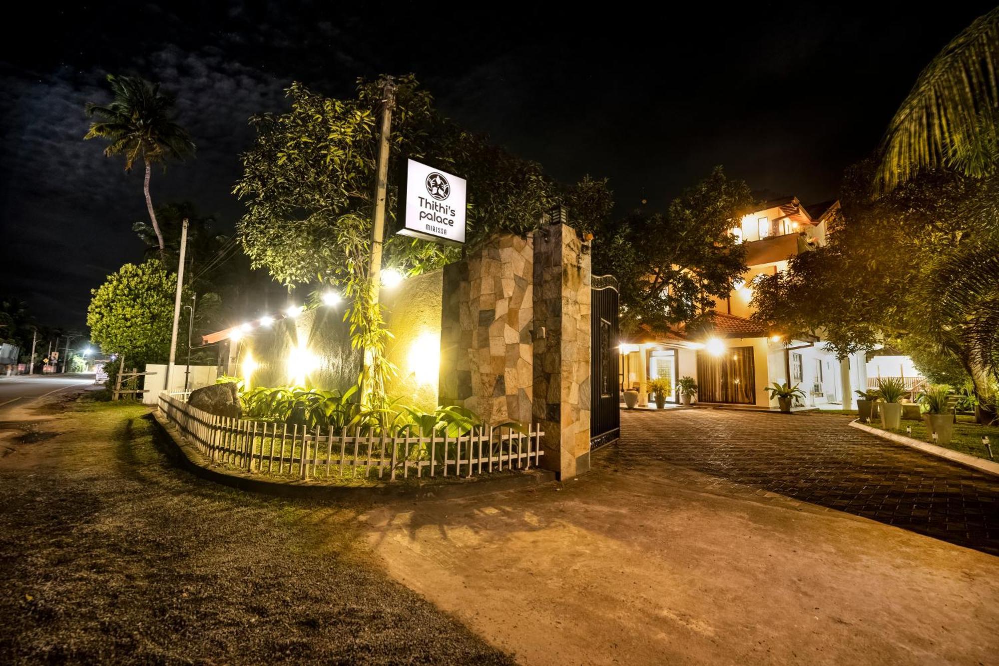 Thithi'S Palace Mirissa Exterior photo