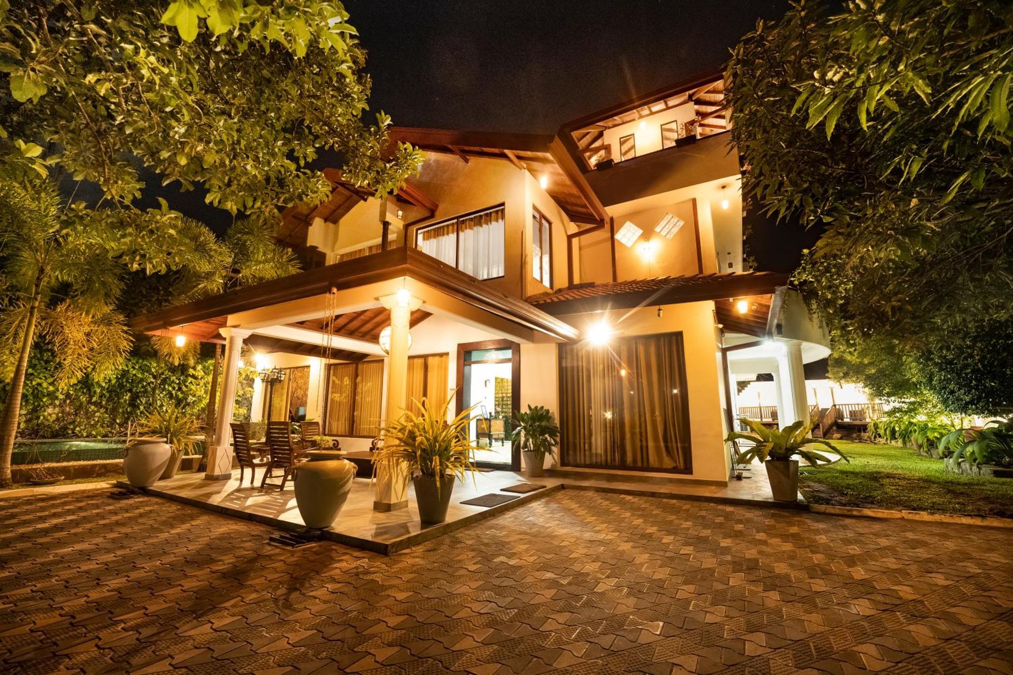 Thithi'S Palace Mirissa Exterior photo
