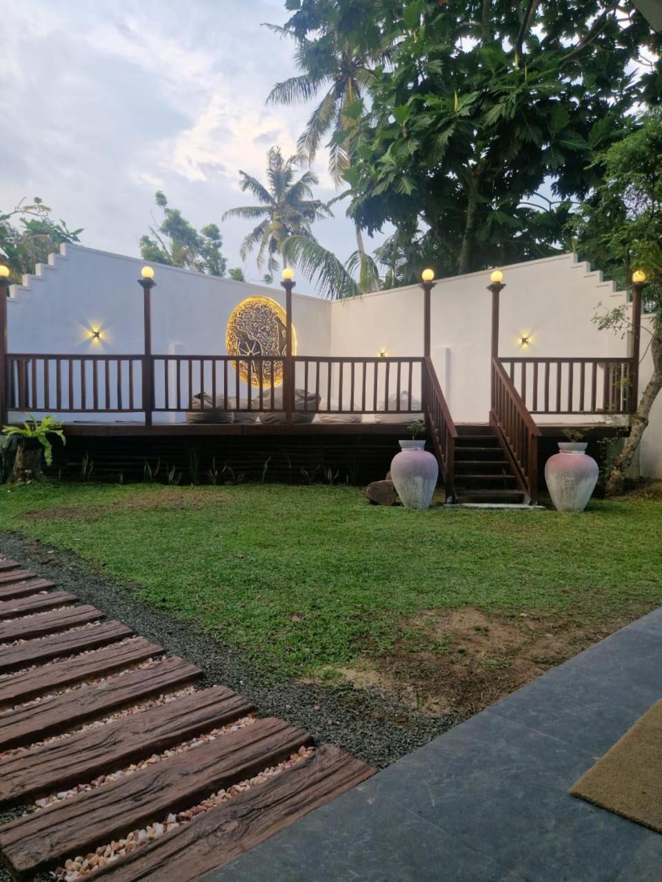 Thithi'S Palace Mirissa Exterior photo